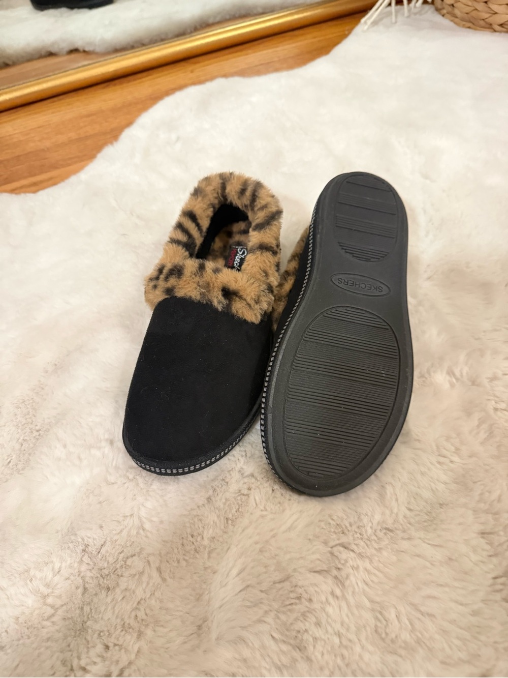 Women’s Sketchers Black and Leopard Cozy Campfire Slippers - Picture 5 of 7
